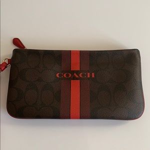 Coach accordion zip  leather wallet